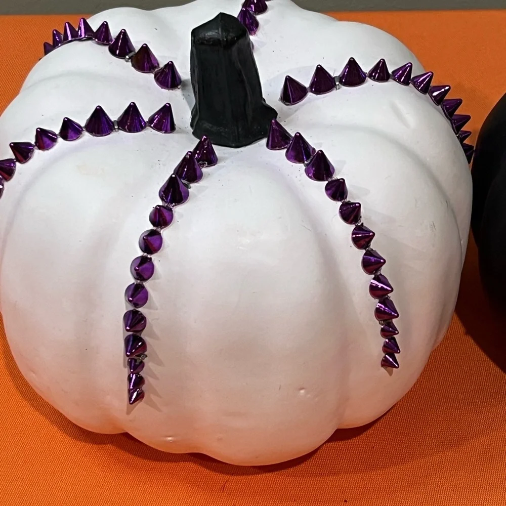 6/$25 Black and White Studded Pumpkin set - Picture 2 of 11